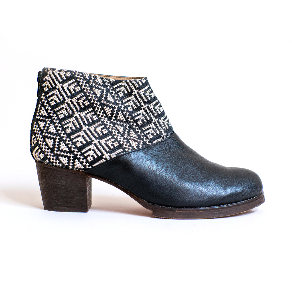 Salma Ankle let doBoot - Black and Ecru