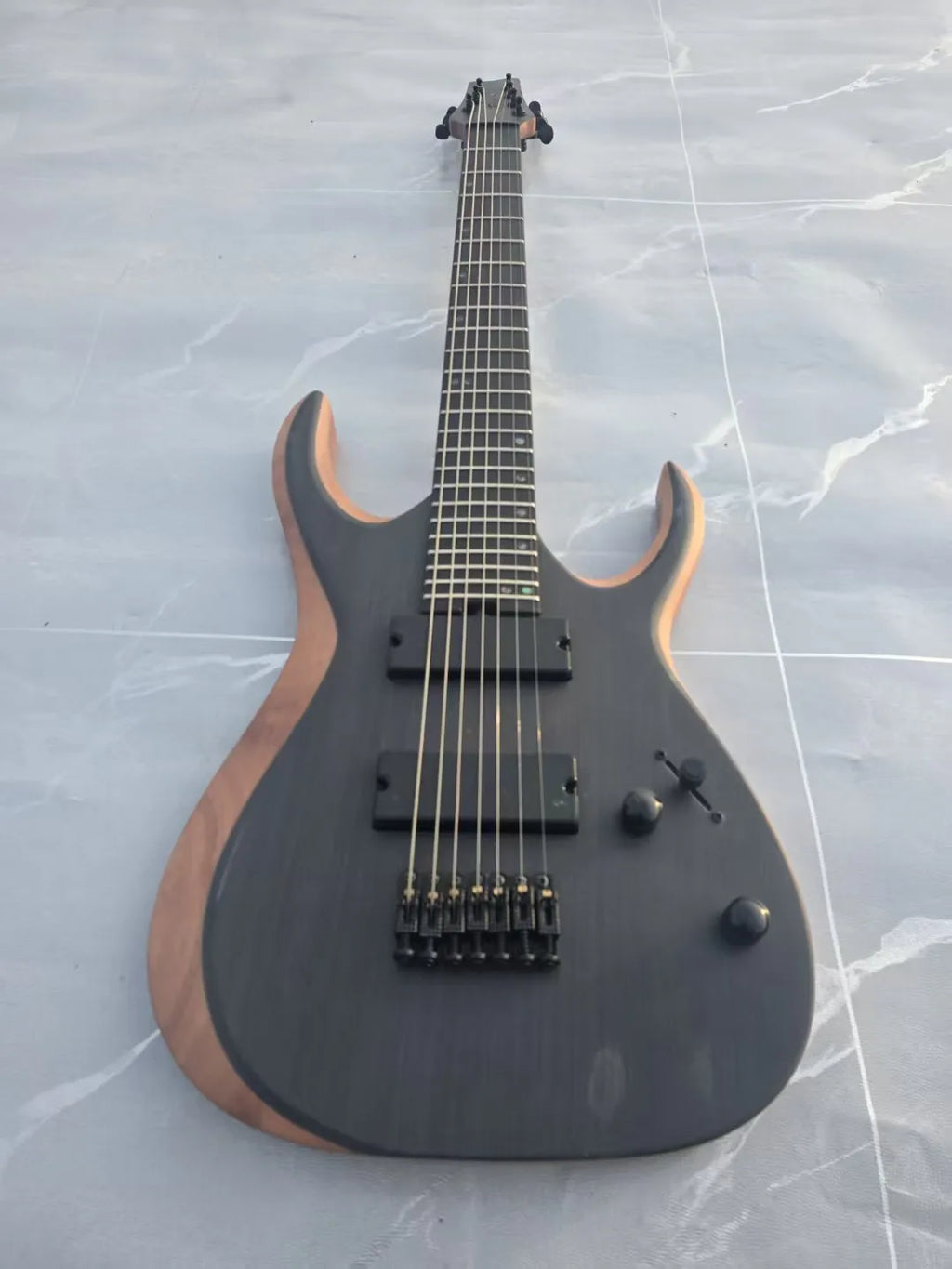 Factory Wholesale 7-String Mahogany Body Electric Guitar with High Quality