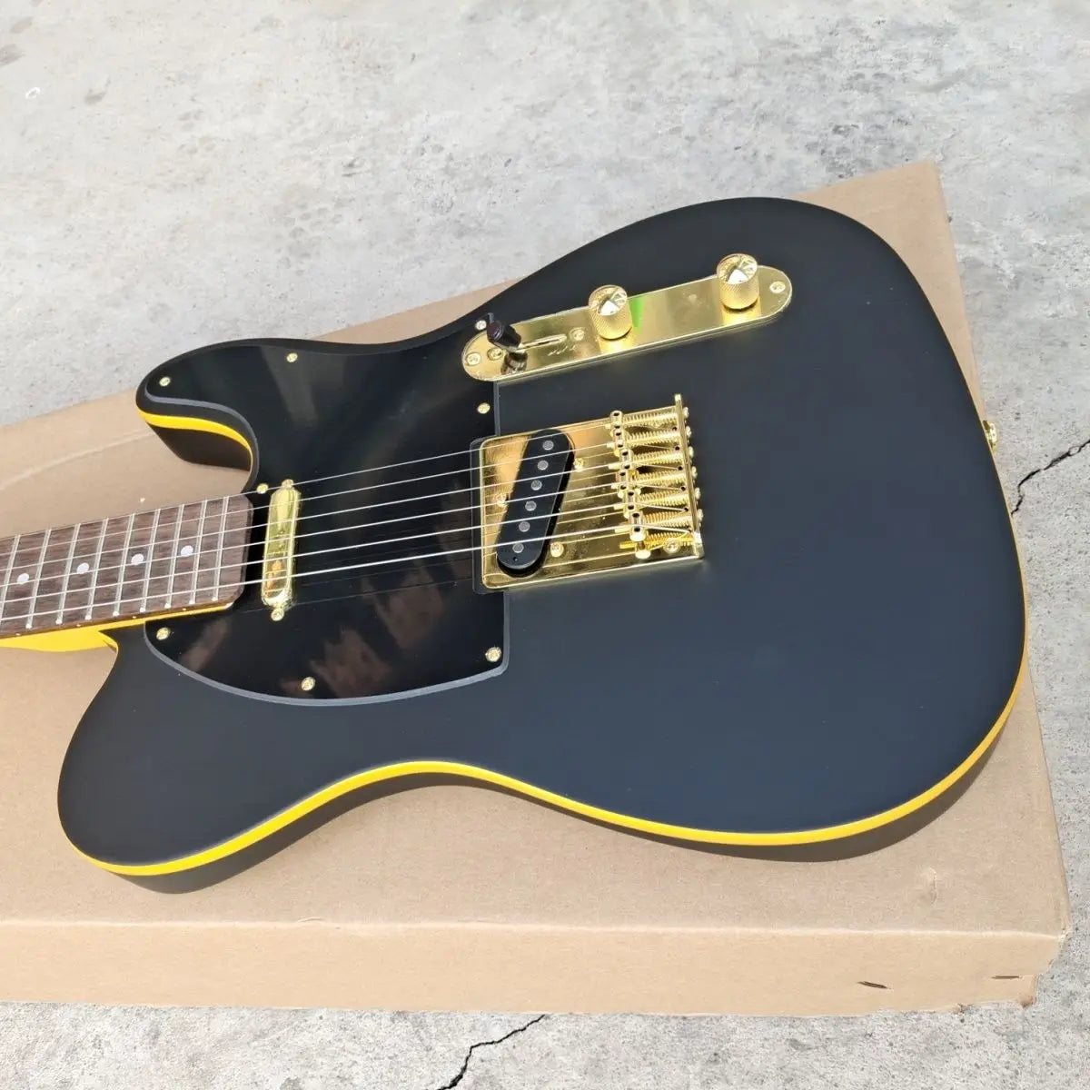 High Quality Black TL Electric Guitar 39 Inch Bass Guitar   Classical with Gloss  Wholesale From Factory