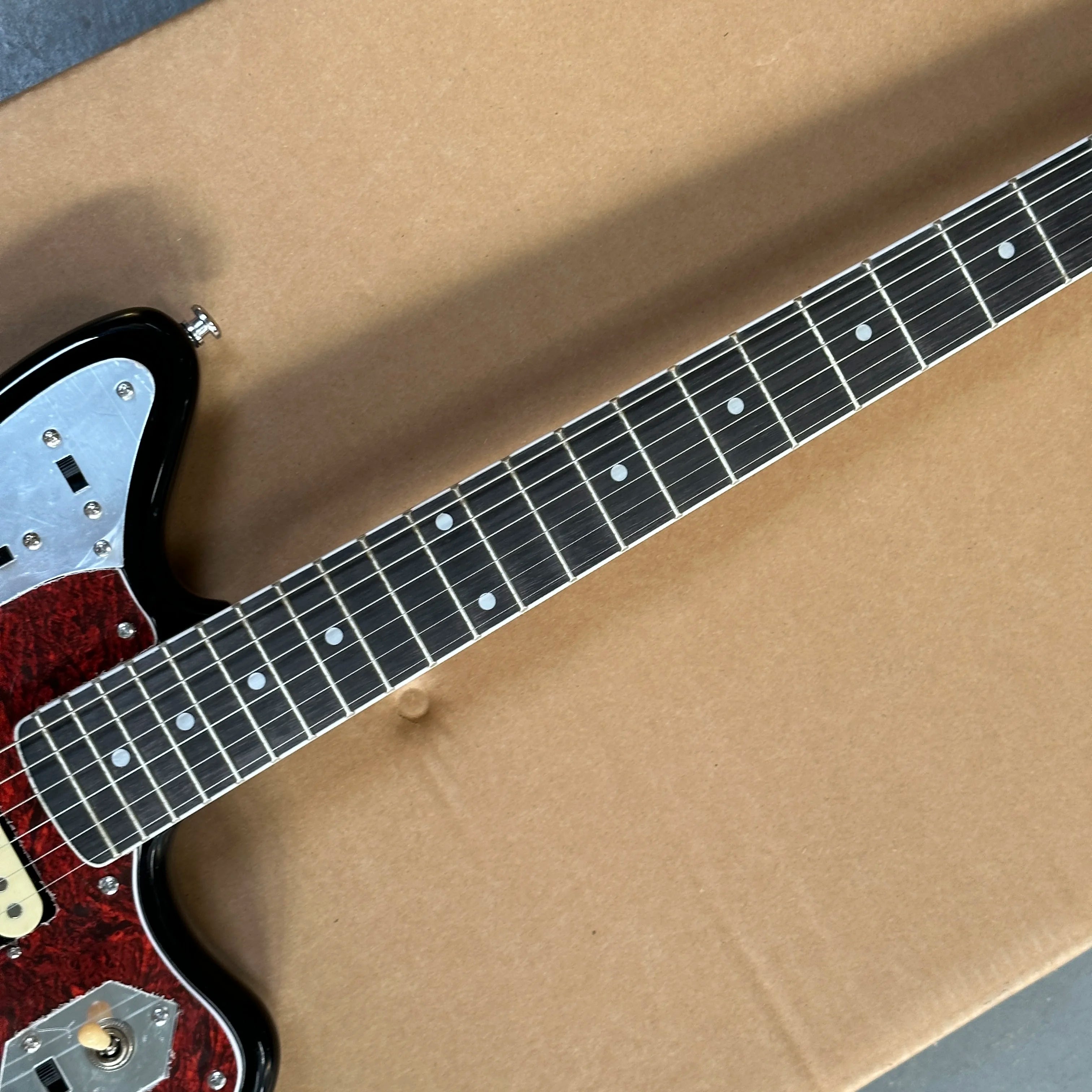 High Quality Custom Jazz Master Electric Guitar 3-Tone Sunburst Jaguars Solid Body