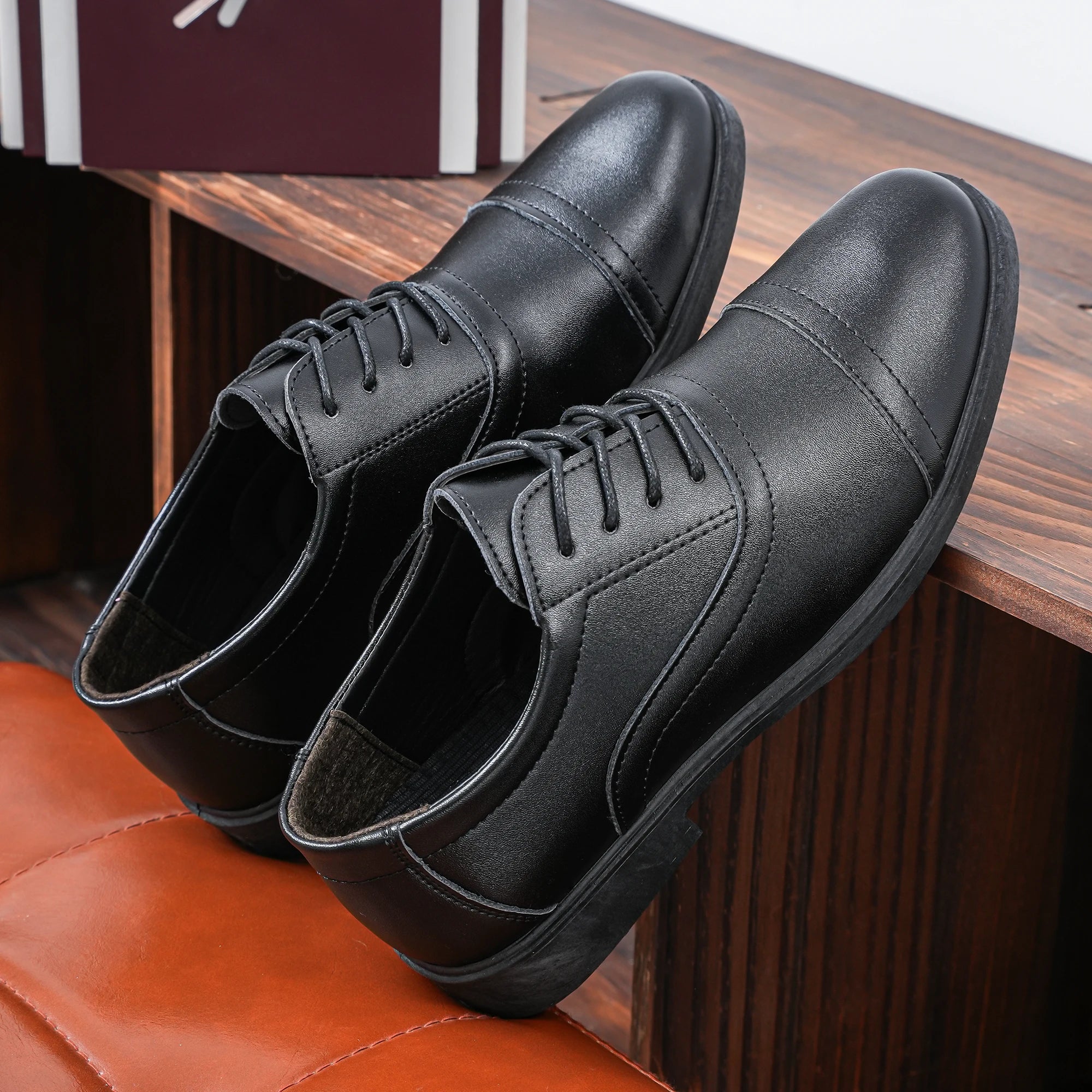 Men's Business Formal Three Buckle Shoes Simple Office Commuter Lace-Up Professional Shoes for Casual Business Settings