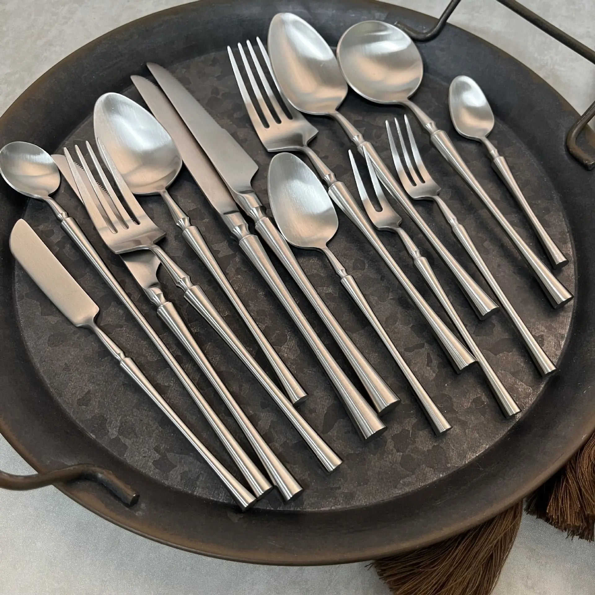 Silver Matte 304 Stainless Steel Cutlery Set Slim Complete Knife Spoon Fork Sets Household Dinner Breakfast Table Accessories