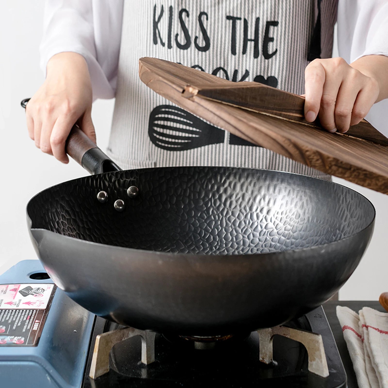 32cm Iron Wok Craft Wok Traditional Hand Hammered Chinese Carbon Steel Wok Iron Pot for Induction,Gas,Suitable for All Stoves