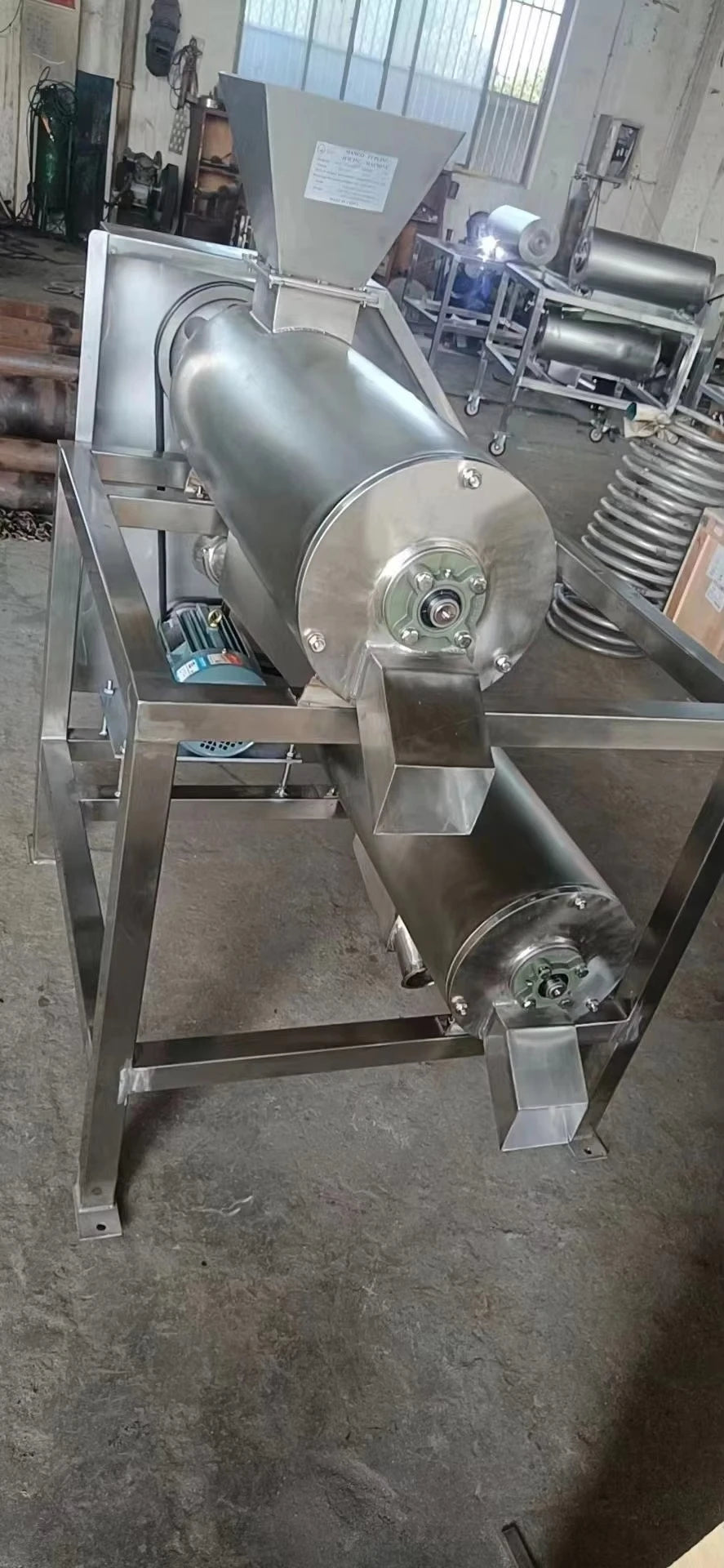 Cold Press Commercial Juice Extracting Machine/fruit Juicer Machine/screw Juicer for Fruit and Vegetable