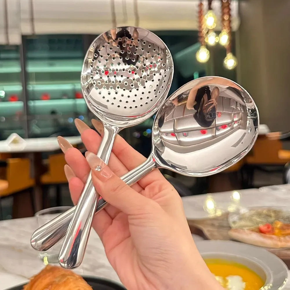 1pc Heavy-Duty Commercial/Home Kitchen Spoons/Large Serving Spoon with Heat-Resistant Short Handle Drain Holes for Easy Cleaning