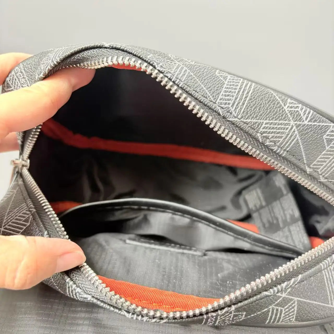 Retro Print Men's Crossbody Bag Double Buckle Single Shoulder Cover Business Commuting PU Leather Waterproof And Wear-resistant